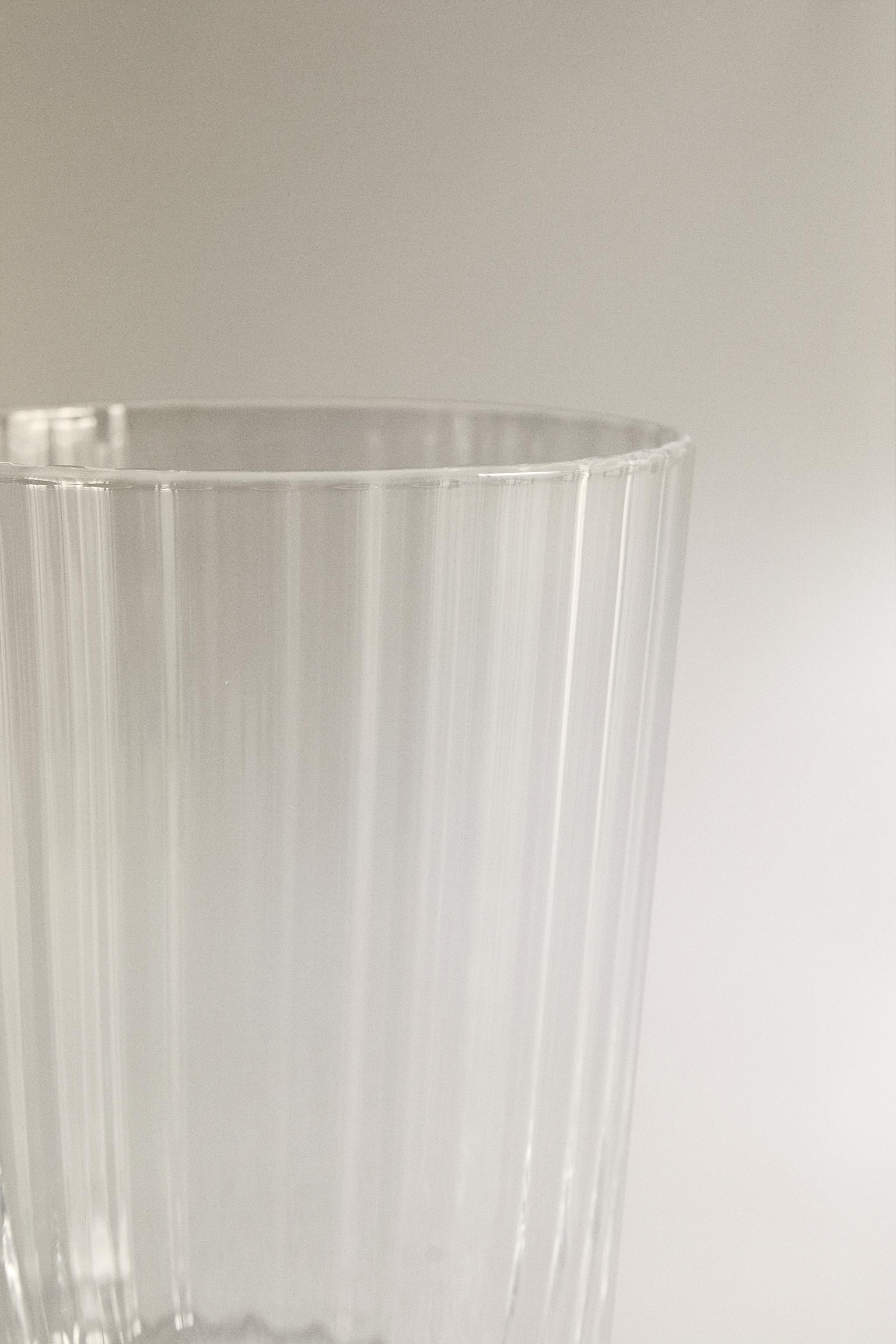 GLASS TUMBLER WITH LINES